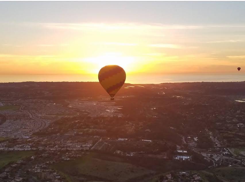 hot air balloon del mar