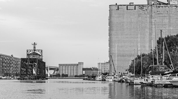 black and white photo of Milwaukee River Front