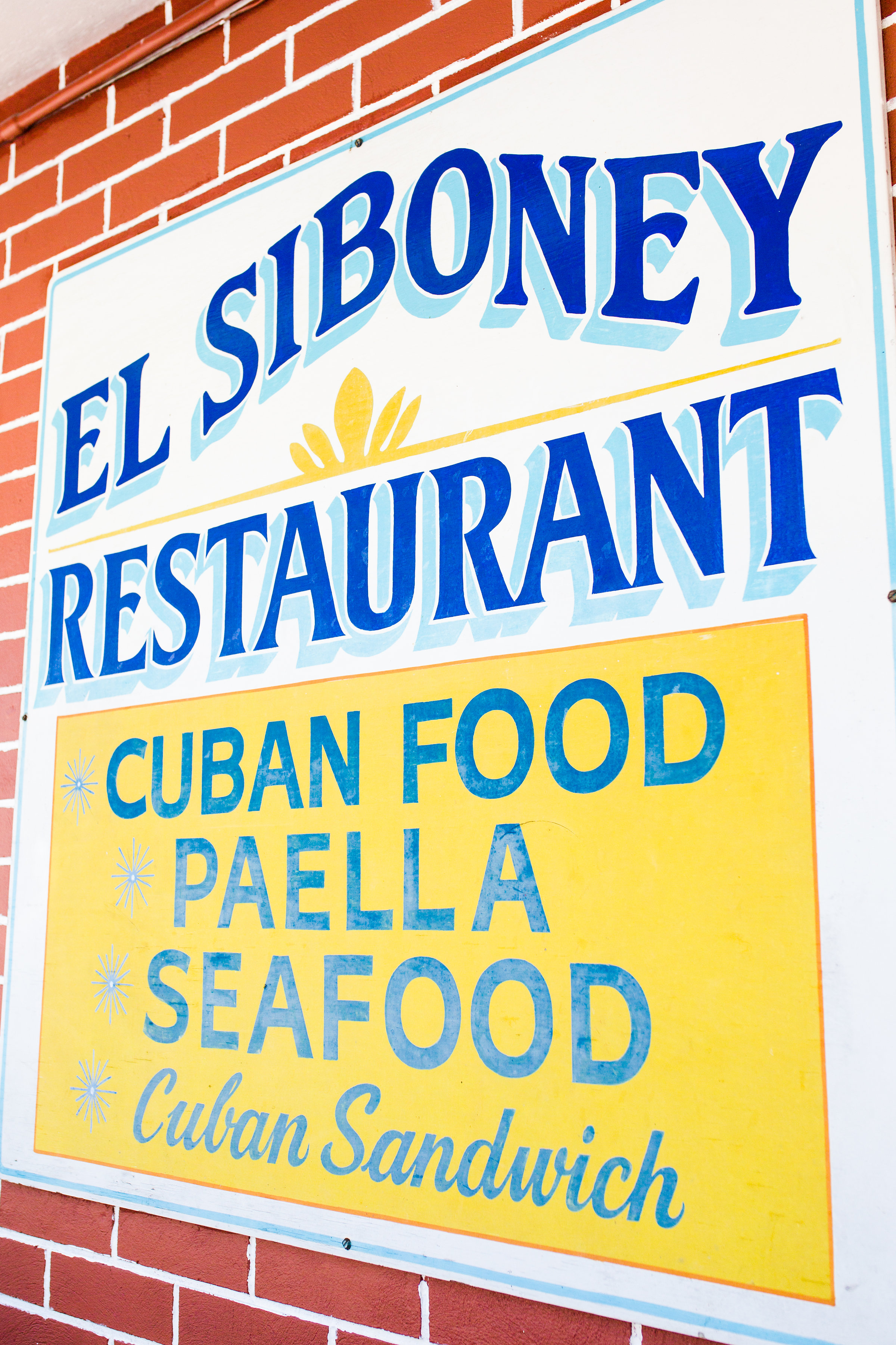 El Siboney outdoor sign