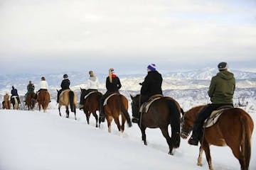 Winter-Horseback-Riding-in-Steamboat