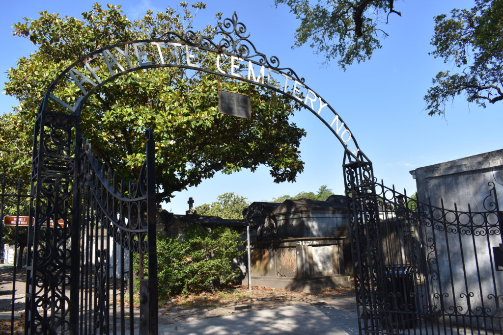 lafayette cemetery tour