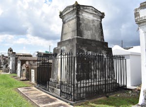 self guided tour of st louis cemetery #1