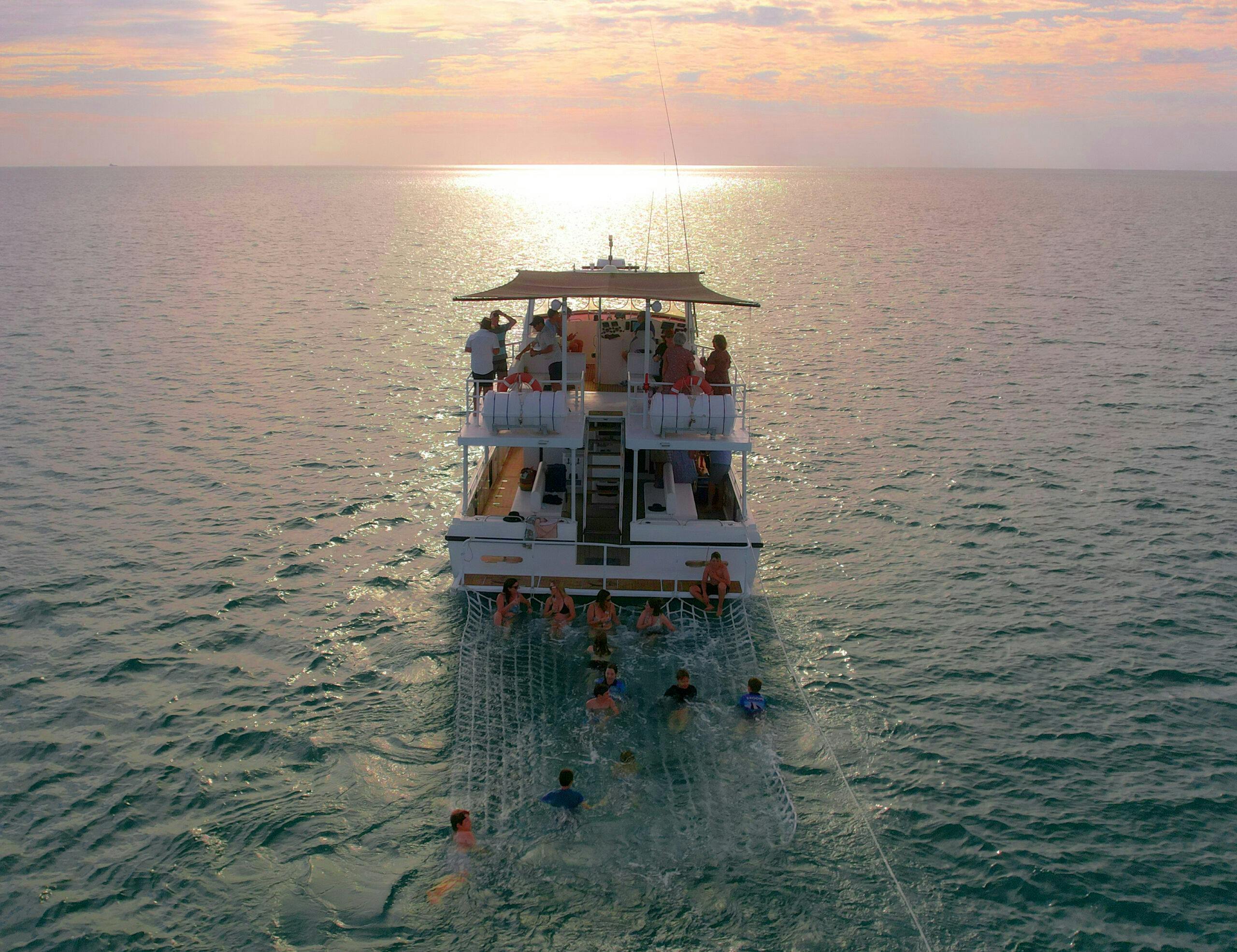 sunset boat cruise 