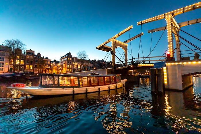 Amsterdam Evening Canal Cruise | Flagship Amsterdam