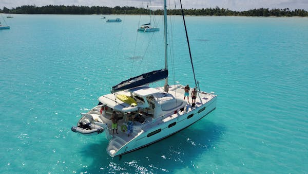 L'Escapade Charter Tahiti boat