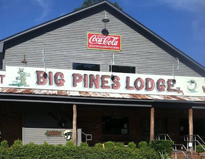 Big Pines Lodge in Karnack, Texas
