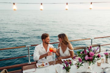sunset yacht & dinner cruise tu enamorado