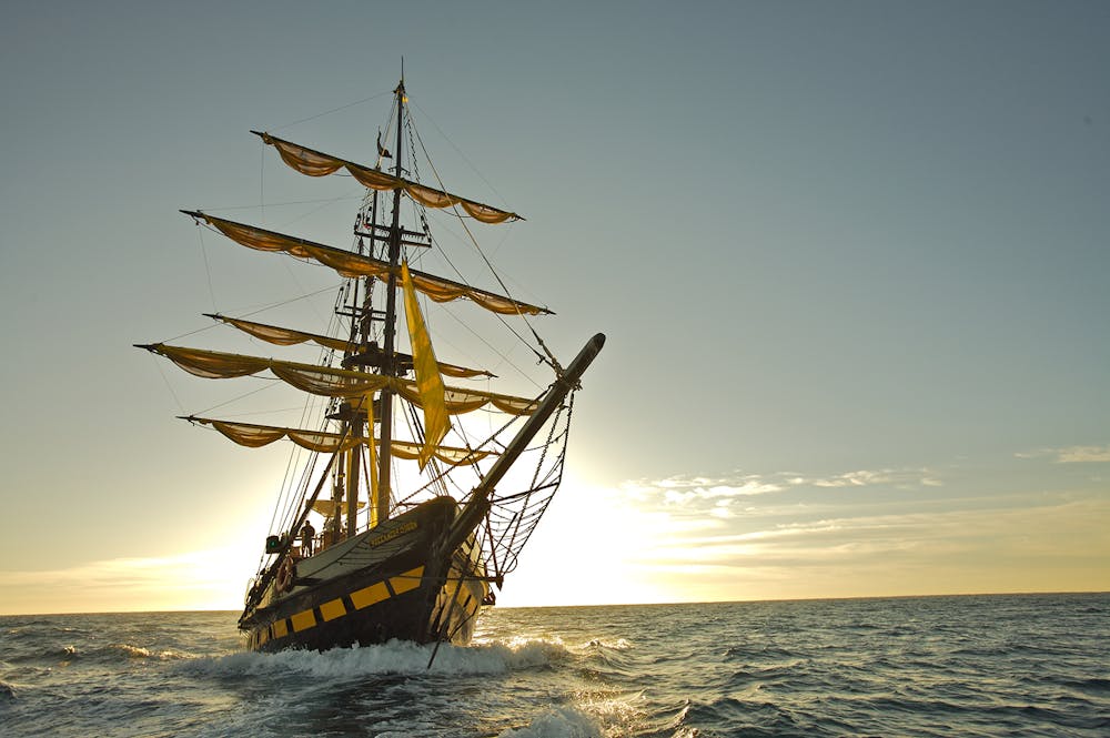 real pirate ship sails