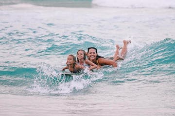 group surfing lessons in maui