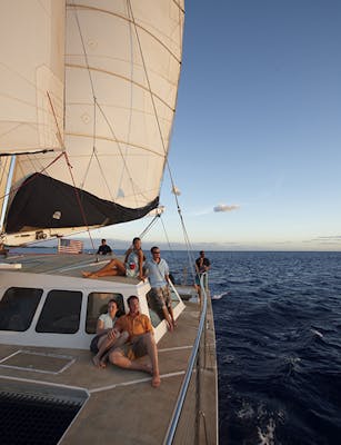 catamaran sunset cruise kona