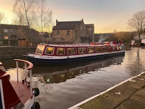 Dalesman cruising on the Leeds & Liverpool canal