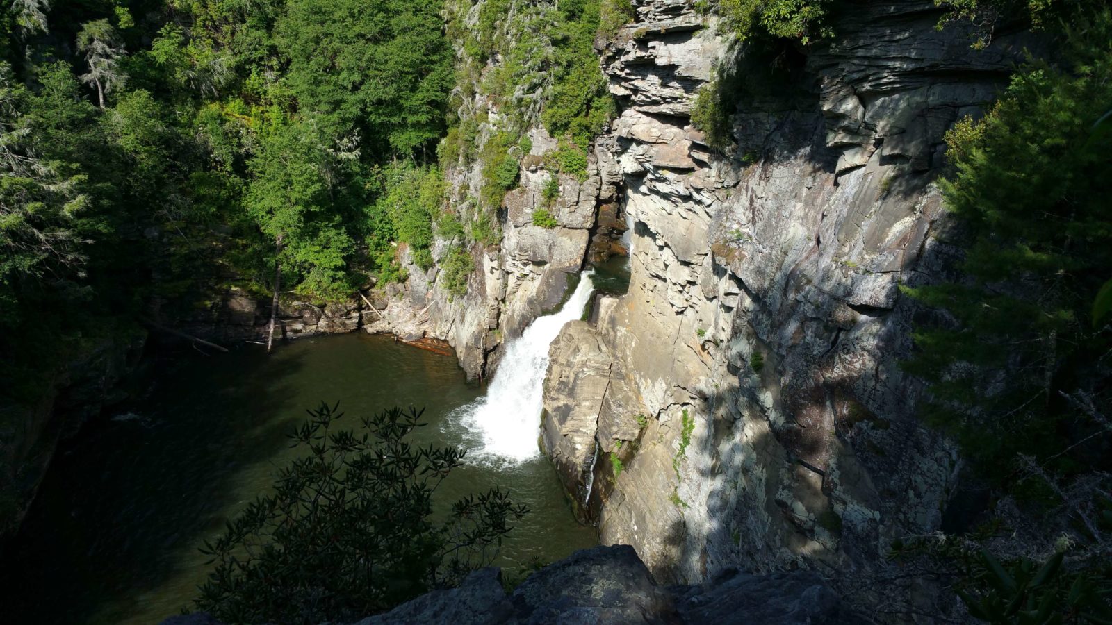 Waterfalls and Waterfall Hiking Trails near Asheville, NC