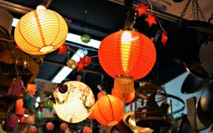 beautiful red and white paper lanterns hanging in chinatown san francisco
