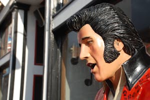 a statue of Elvis Presley 