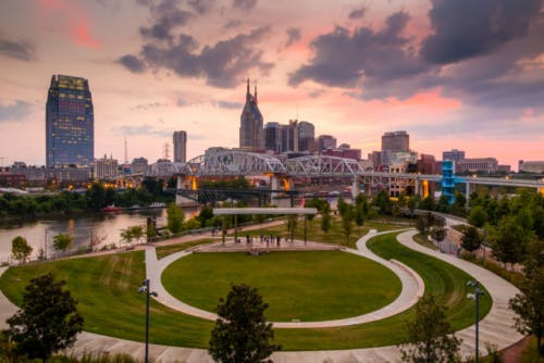 the look of the park and green grass downtown Nashville
