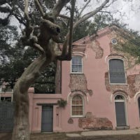 A mansion in the garden district of New Orleans