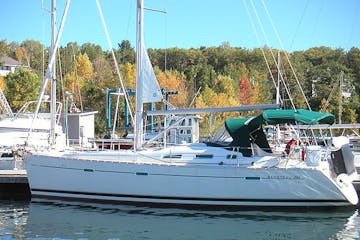 Side view of Oasis sailboat