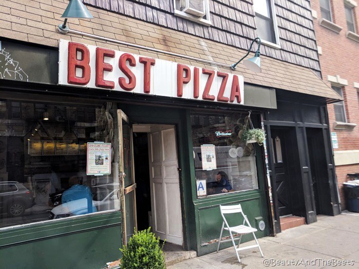 How To Indulge In NYC Pizza Like A Local | Like A Local Tours