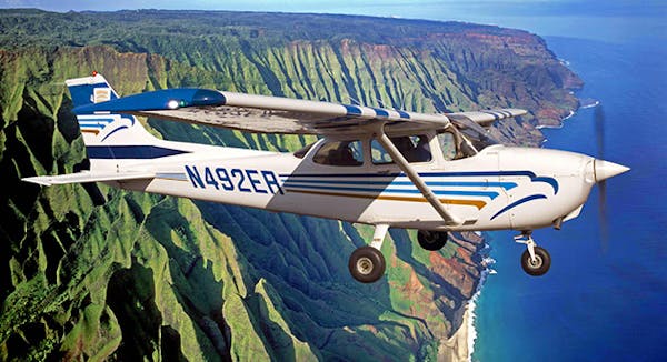 kauai airplane cessna skyhawk