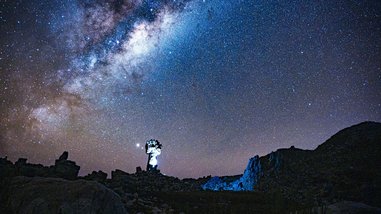 Chimney rock in colorado at night 