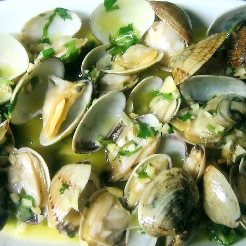 Clams à Bulhão-pato, typical Portuguese dish