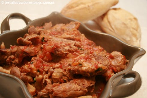 chicken giblets stewed in a rich tomato