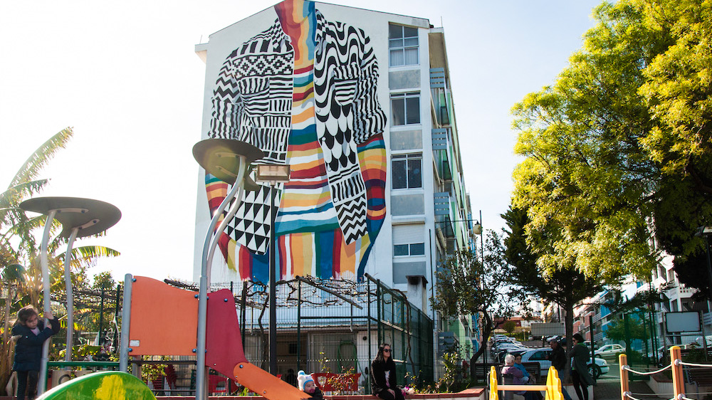 Lisbon street art tour - Surround yourself with color in Marvila