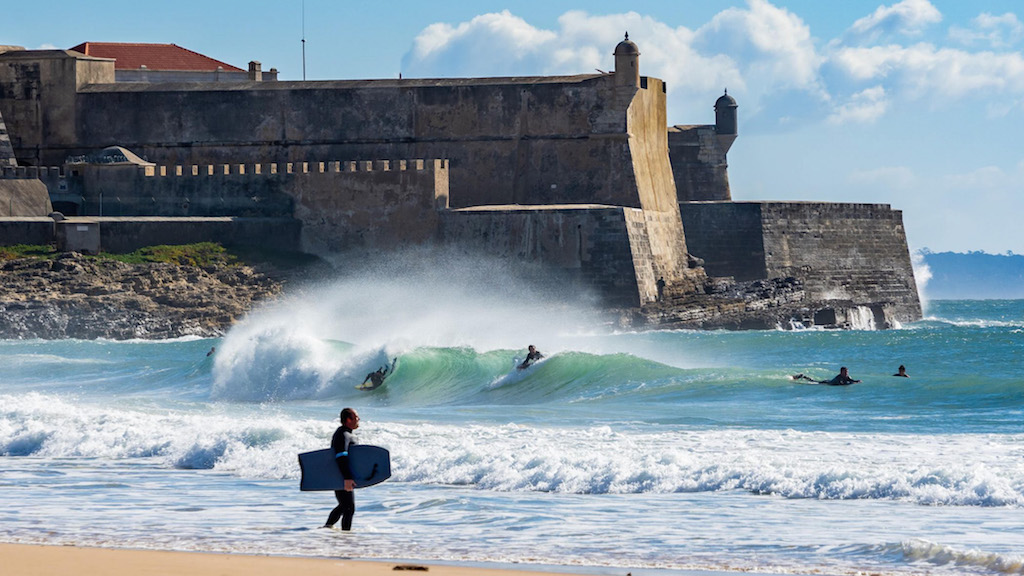 Best time to visit Lisbon - surf