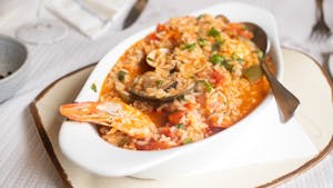 Portuguese dishes to enjoy by the beach - Seafood rice
