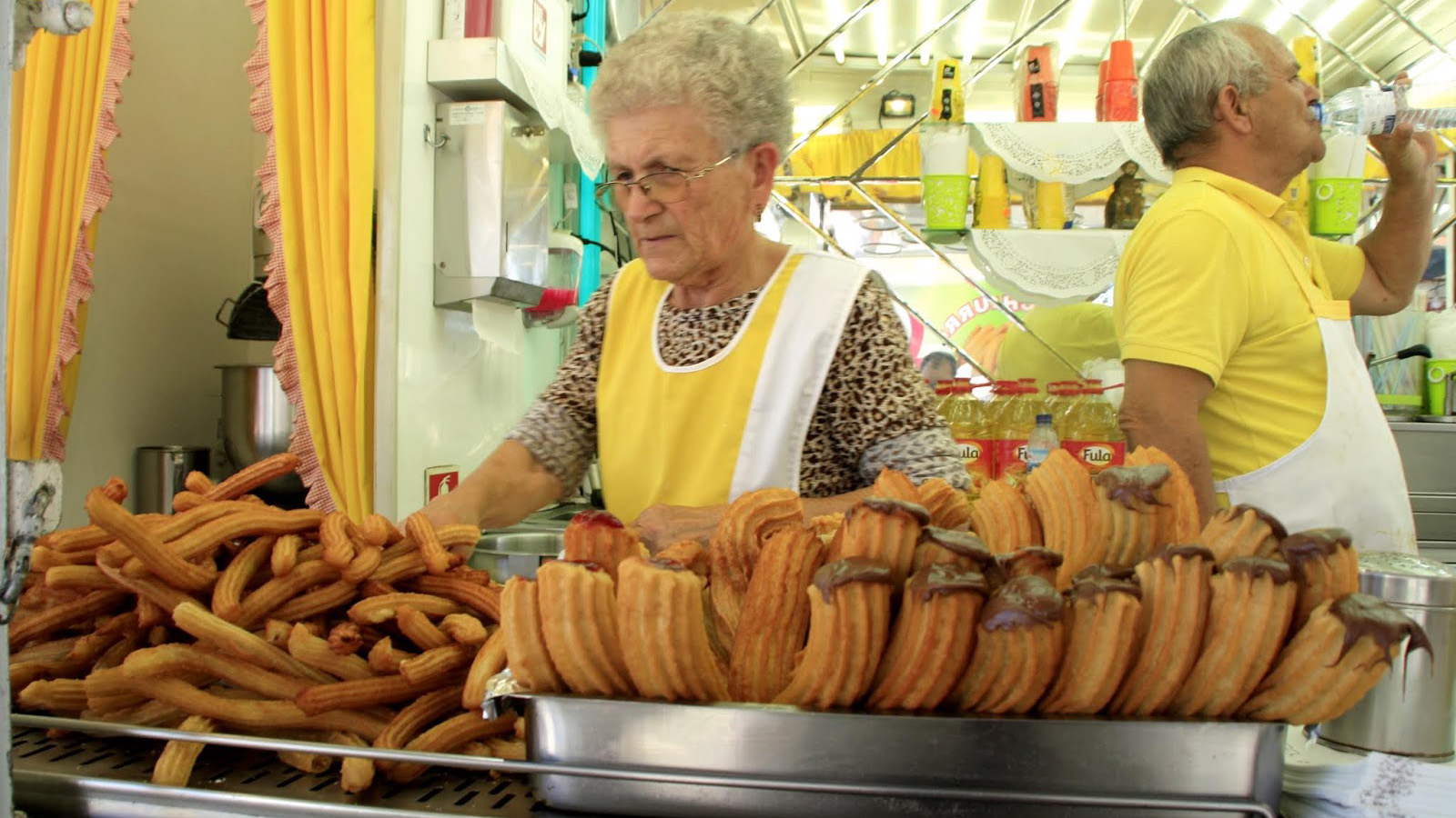 How to celebrate Lisbon festivities of Santo António