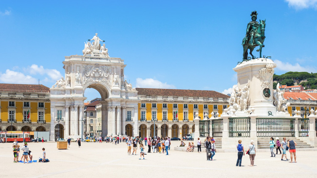 Accessible Lisbon: tips for travelers with reduced mobility