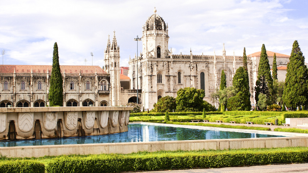 Accessible Lisbon: tips for travelers with reduced mobility