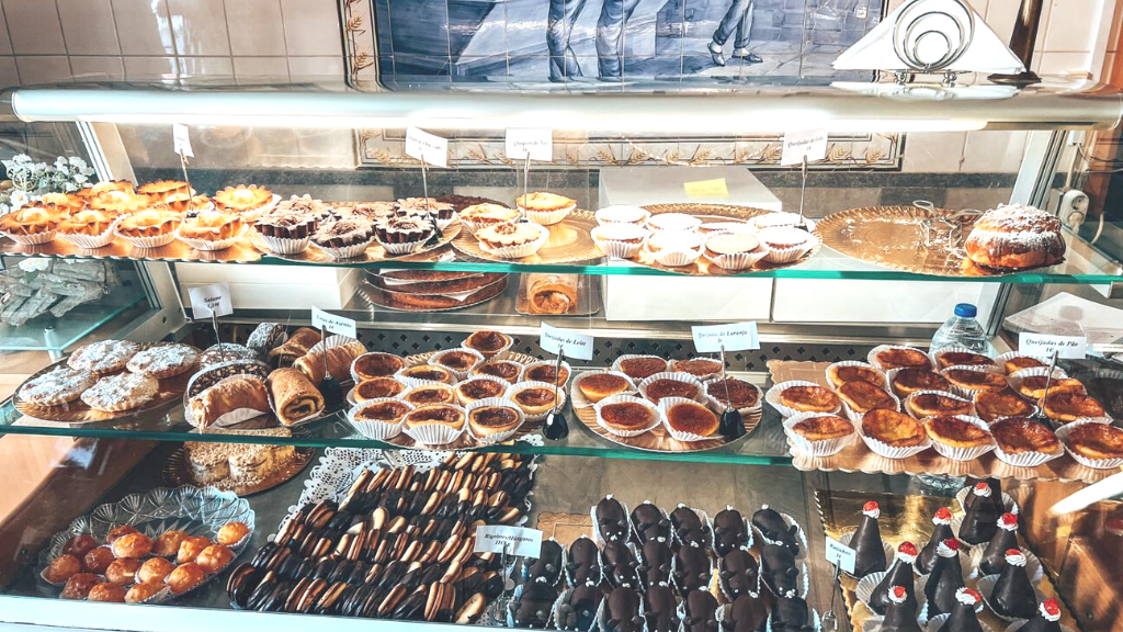 a display in a store filled with lots of food