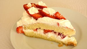 Iconic foods and places Lisbon locals love - Strawberries-and-cream cake
