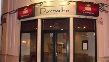 Porcalho front at night