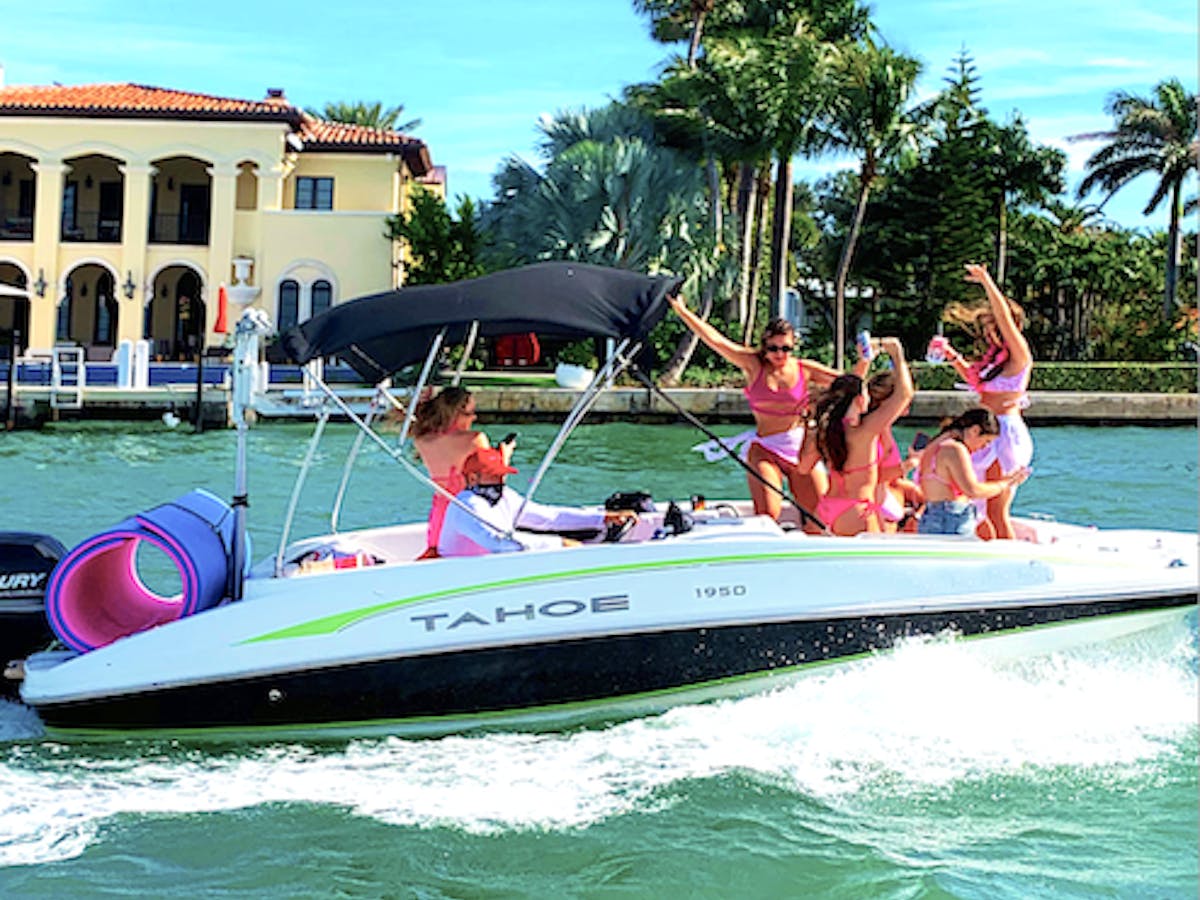 Fun Boat Rental - Miami On The Water
