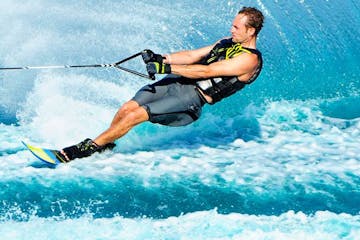 Water skiing in Miami - Miami On The Water