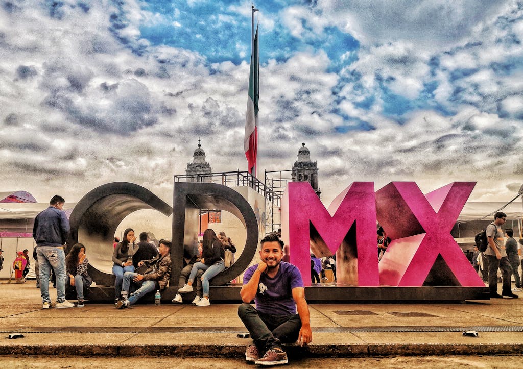 CDMX sign with guide