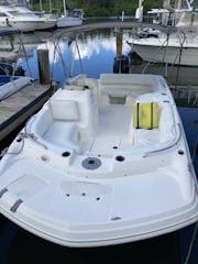F – Deck Boat Rental (20′ Hurricane Sport Boat)