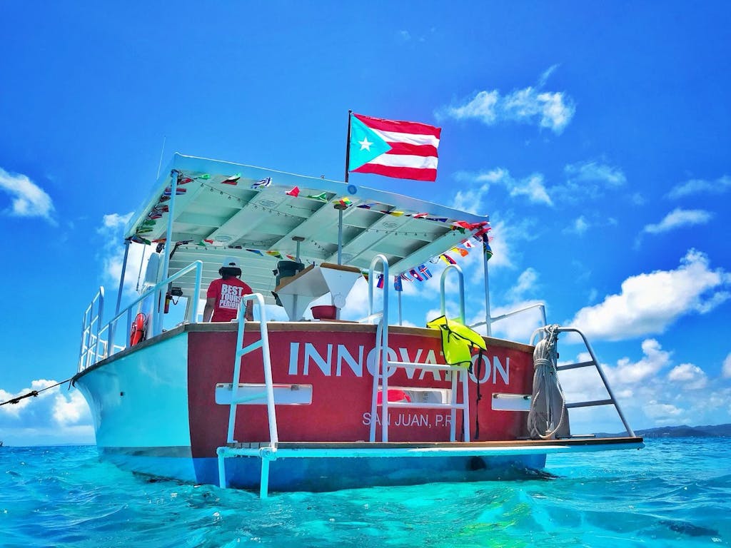 A boat used in snorkeling tour