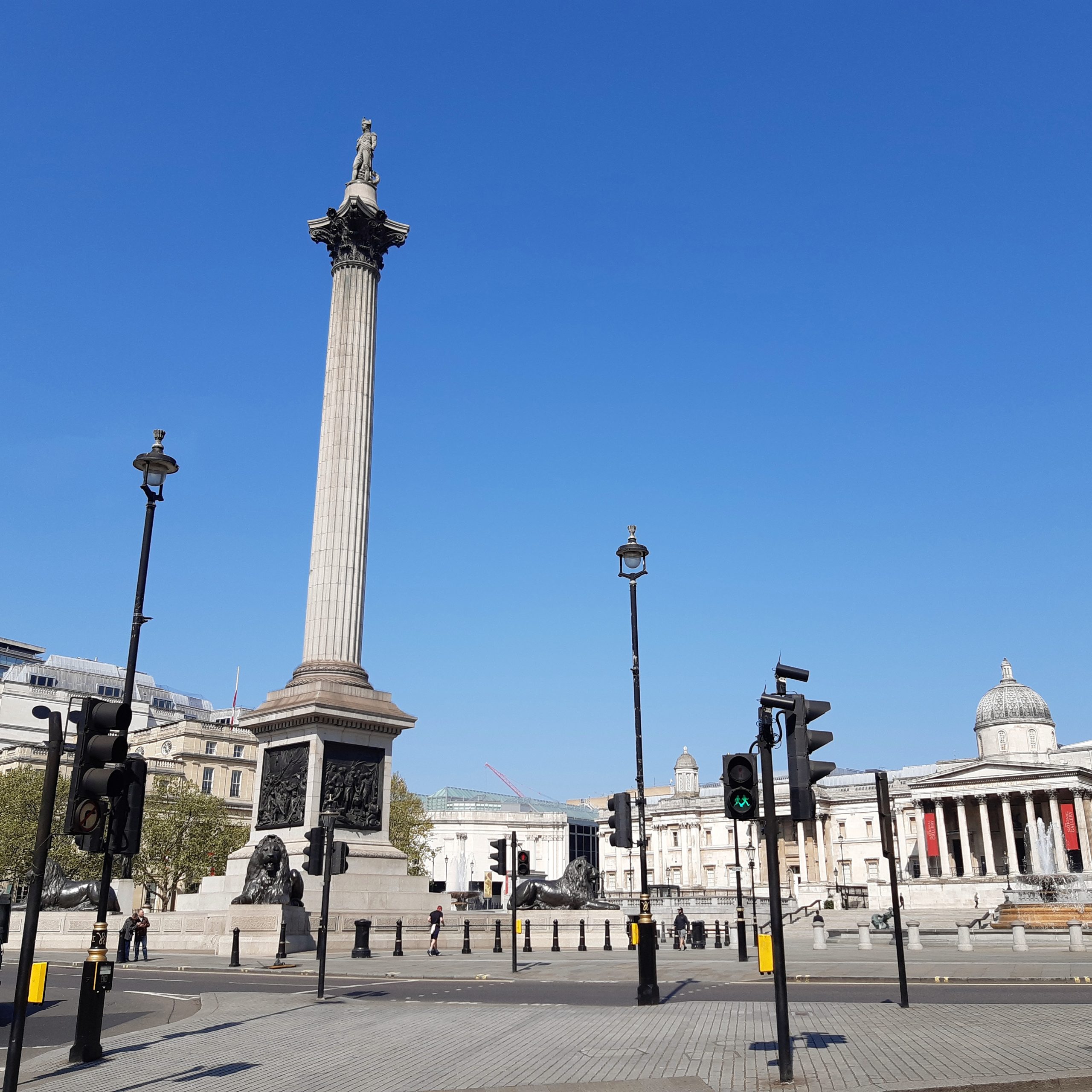 Trafalgar Square, Nelson’s Column and National Gallery: The geographic centre of London - London Cab Tours