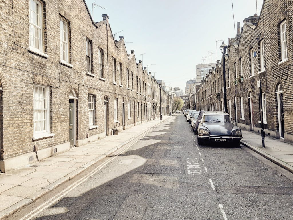 Roupell Street, Waterloo: I think I took this one in 1975 (nope, it's Lockdown) - London Cab Tours