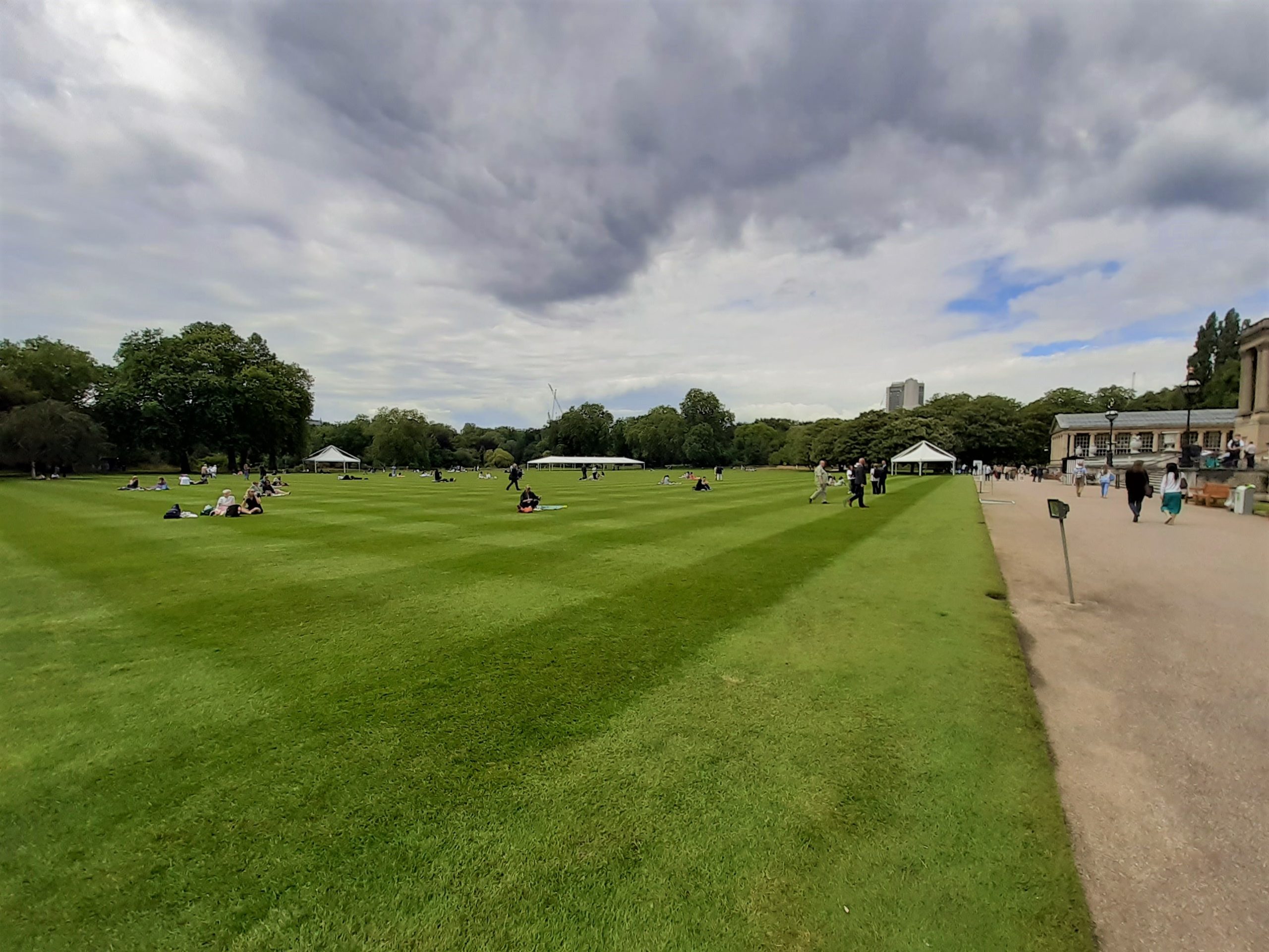 Buckingham Palace Garden, Summer 2021: Part 1 | London Cab Tours