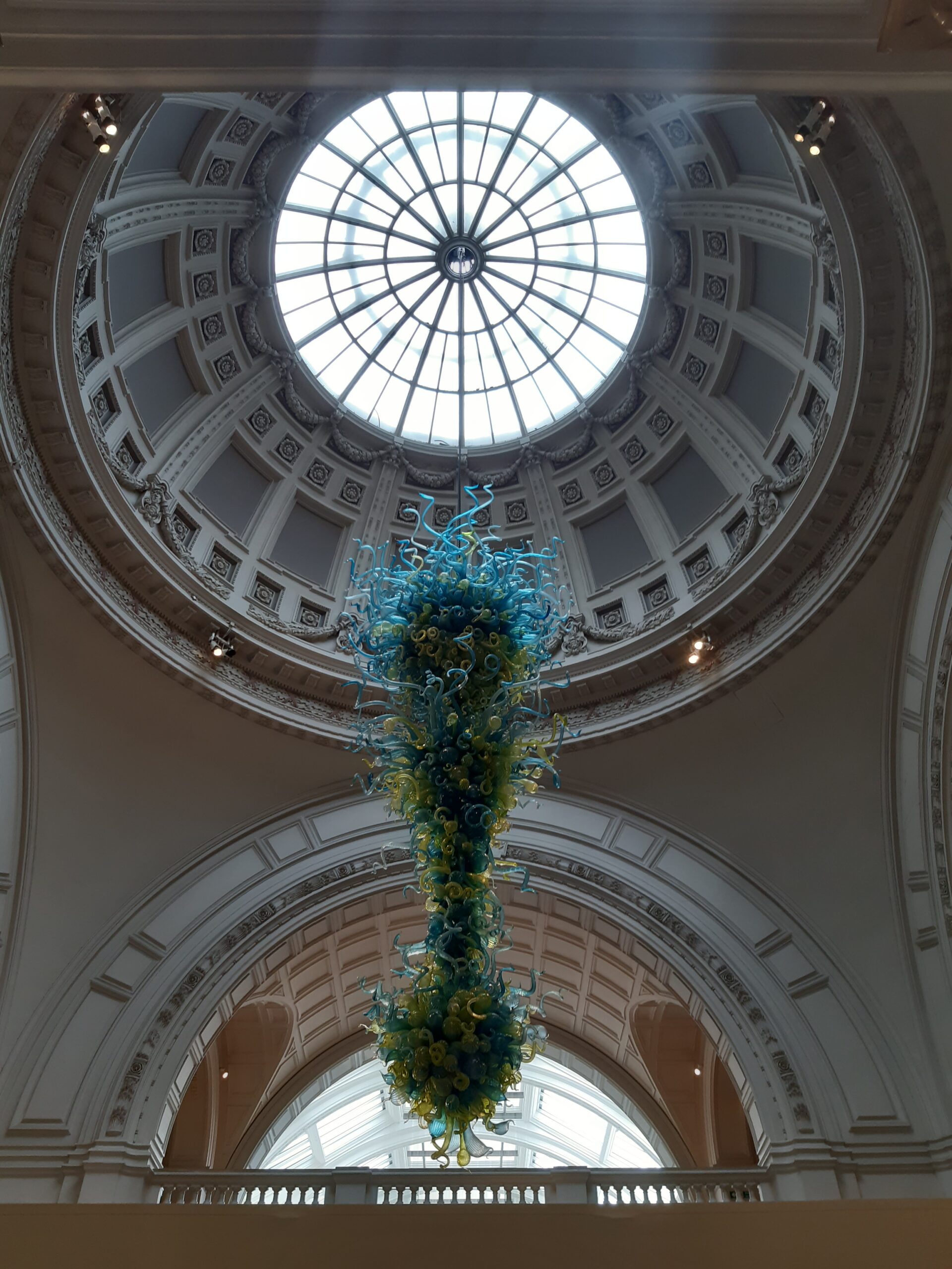 V&A Rotunda Chandelier, London Cab Tours