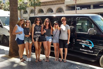 Ultimate Hollywood Experience Tour group van