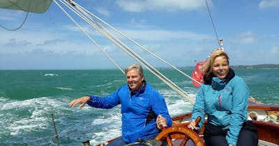 2 couple on cruise on Waiheki Island
