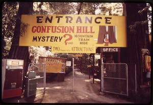a sign at the entrance of Confusion Hill