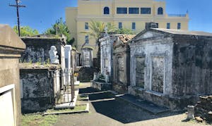 New Orleans Cemetery and French Quarter Tour