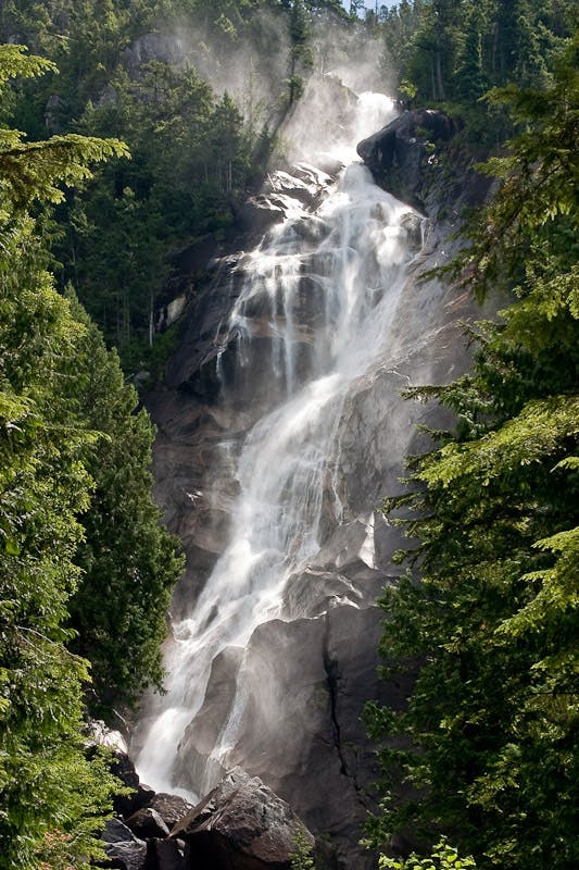 View of shannon falls along the sea to sky highway