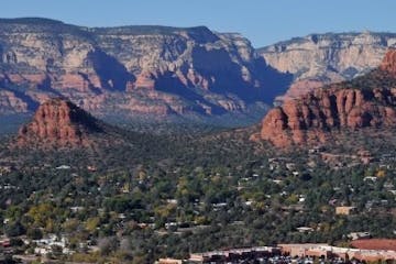 panoramic view of the sedona red rocks